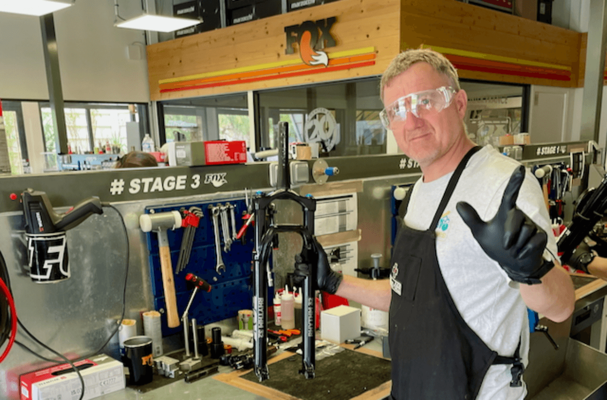 You are currently viewing Pourquoi entretenir sa fourche VTT ? + un cas concret chez MANIVELO